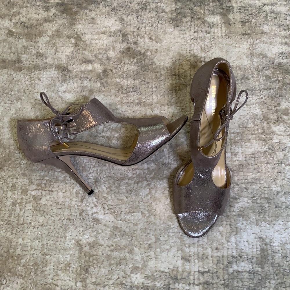 Kate Spade Cate Antracite/Crinkle Metallic Heels